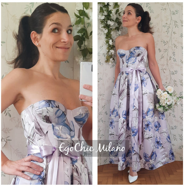 Abito Diana, abito a fiori lilla/viola, taglio a bustier con gonna a pieghe